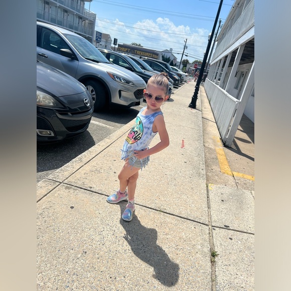 Meet your Posher, Casie - Picture 3 of 5